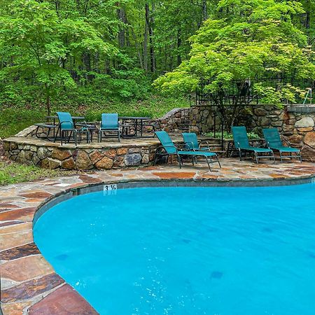 Chalet W Hot Tub, Large Deck, Grill, & Fast Wifi Беркли-Спрингс Экстерьер фото