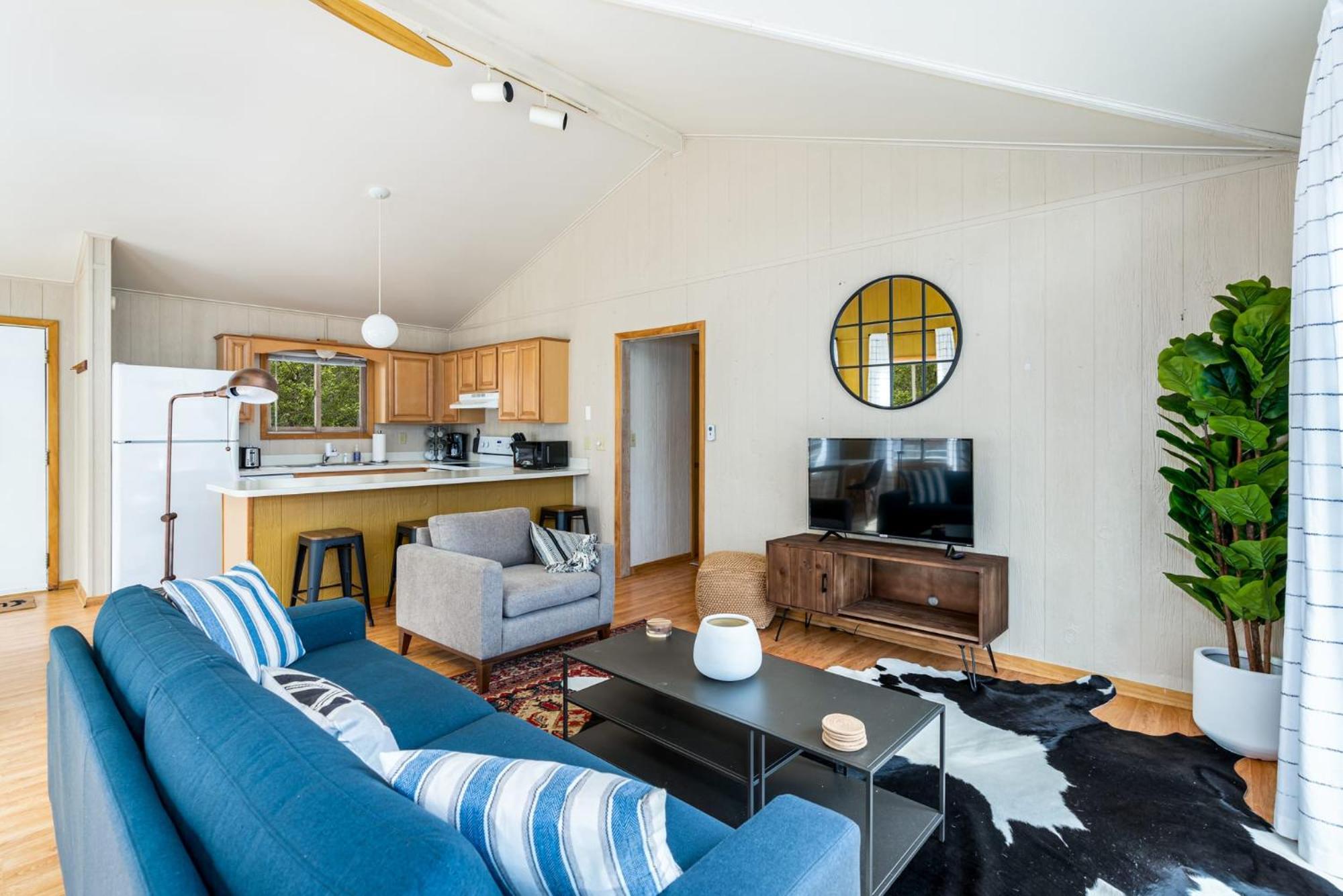 Chalet W Hot Tub, Large Deck, Grill, & Fast Wifi Беркли-Спрингс Экстерьер фото